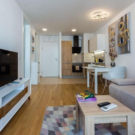 Tanja Modern Apartment With Balcony And Parking Garage ซาดาร์ ภายนอก รูปภาพ