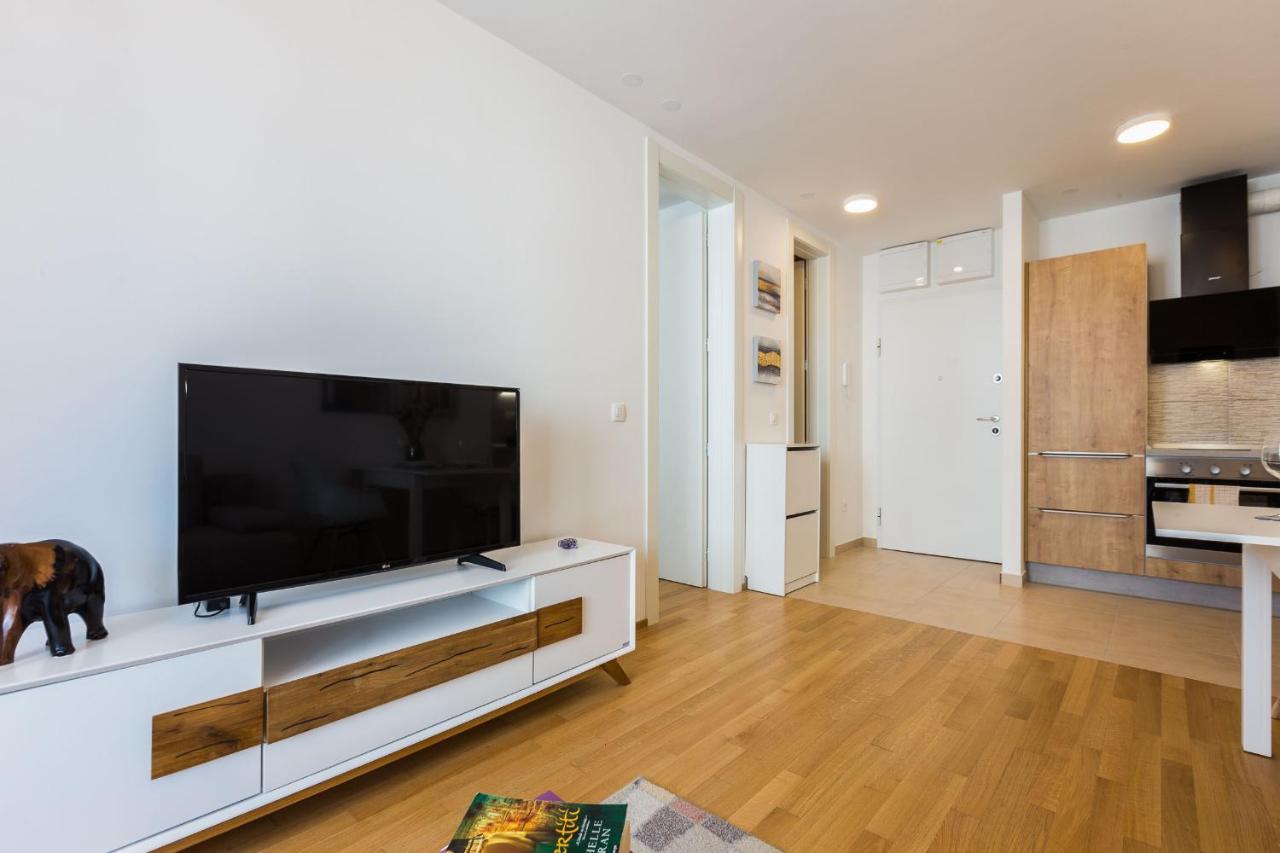 Tanja Modern Apartment With Balcony And Parking Garage ซาดาร์ ภายนอก รูปภาพ