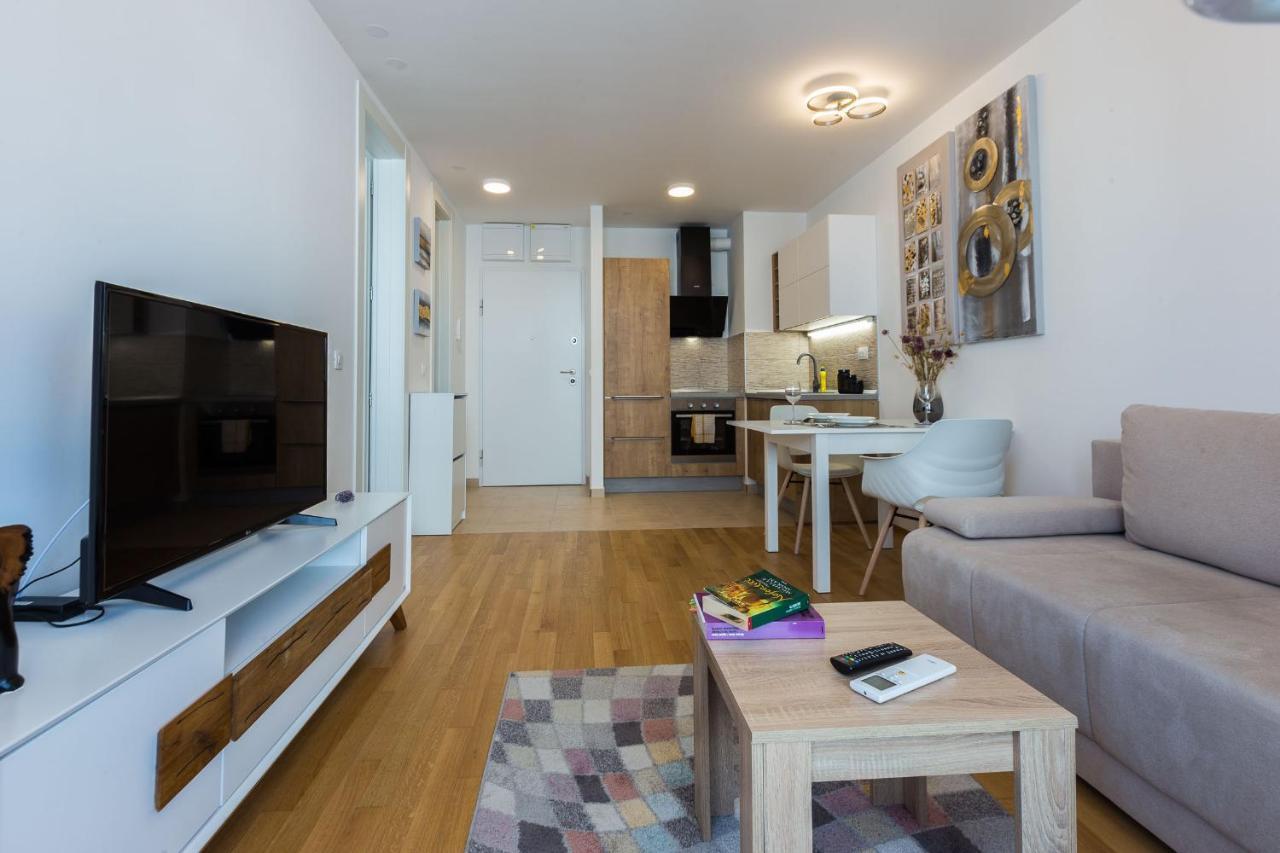 Tanja Modern Apartment With Balcony And Parking Garage ซาดาร์ ภายนอก รูปภาพ