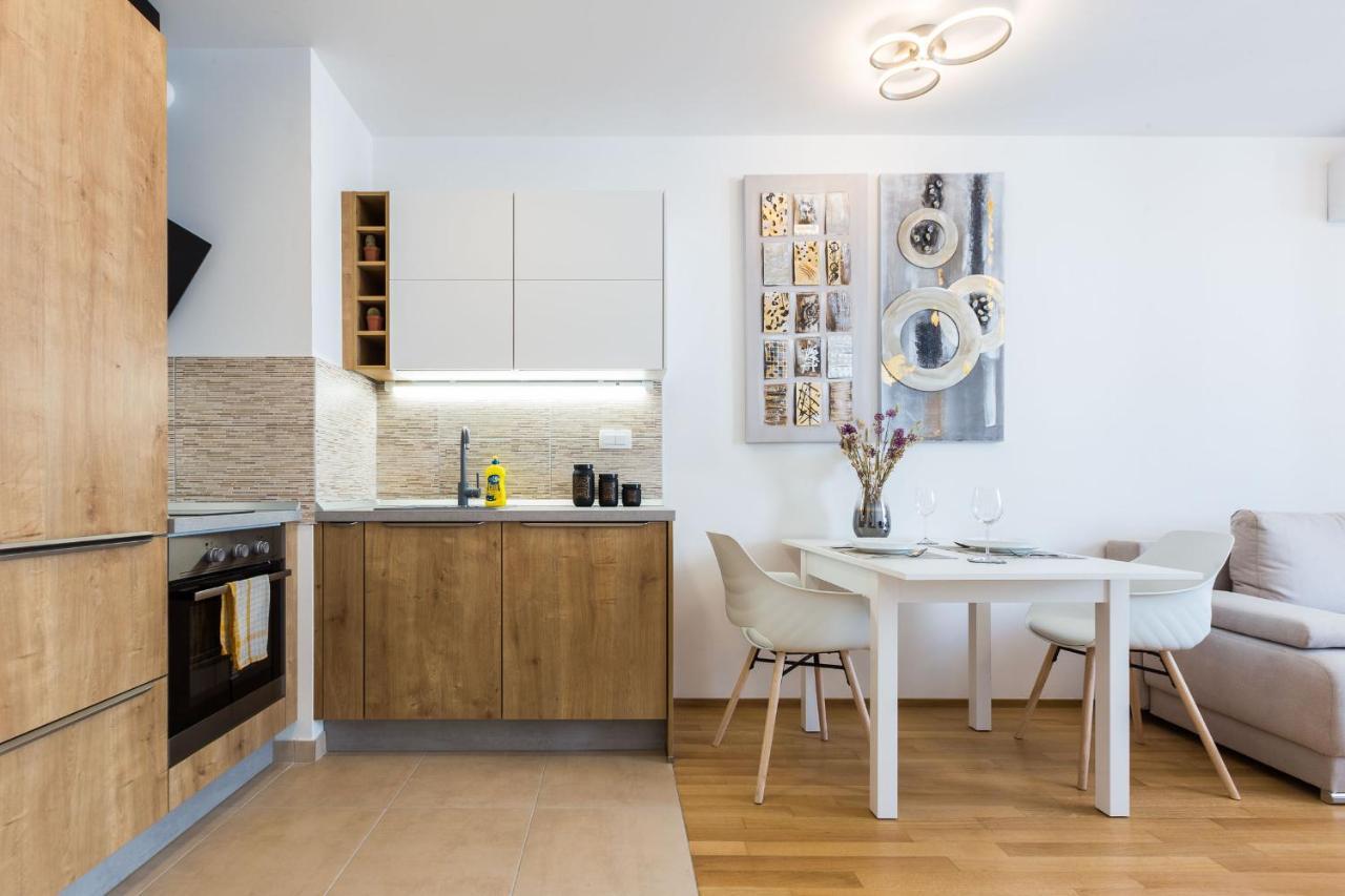 Tanja Modern Apartment With Balcony And Parking Garage ซาดาร์ ภายนอก รูปภาพ
